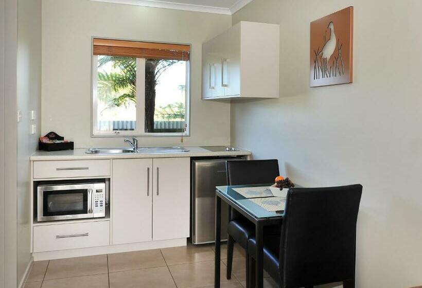 スタンダードスタジオ, Mohua Motels