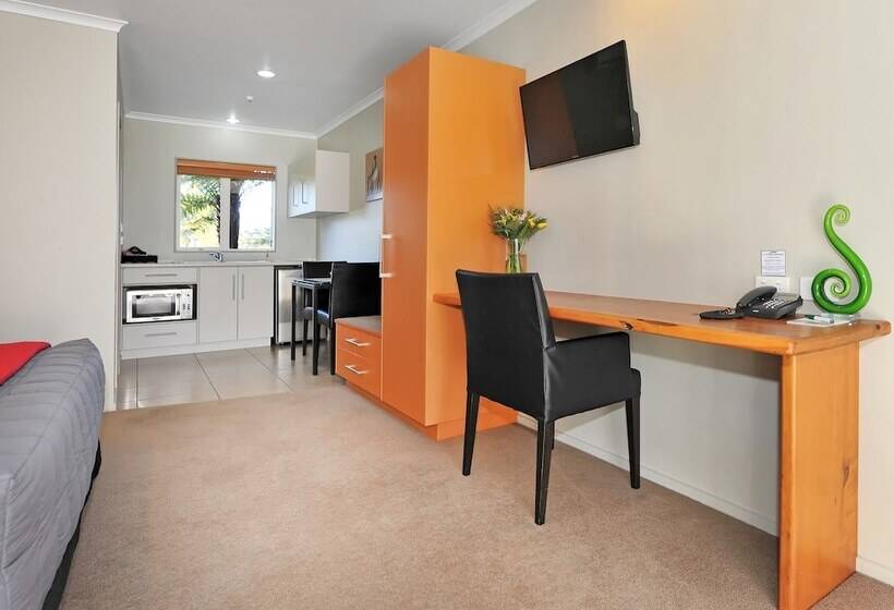 スタンダードスタジオ, Mohua Motels