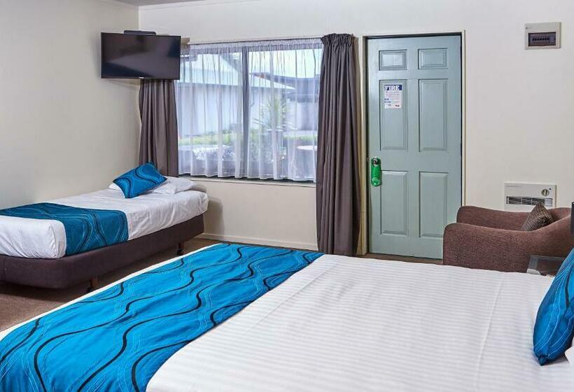 Студия Стандарт, Barringtons Motor Lodge