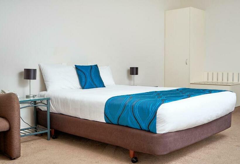 スタンダードスタジオ, Barringtons Motor Lodge