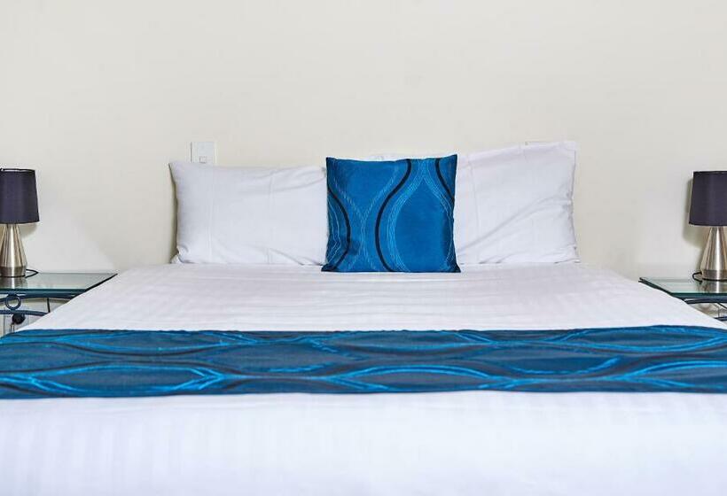 スタンダードスタジオ, Barringtons Motor Lodge