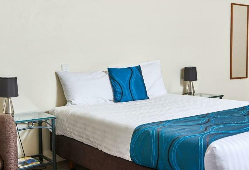 スタンダードスタジオ, Barringtons Motor Lodge