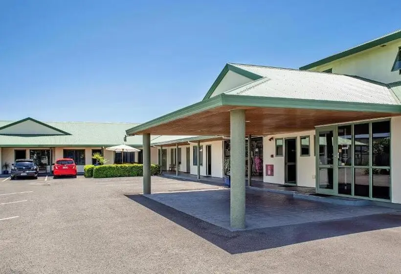 デラックススタジオ, Barringtons Motor Lodge