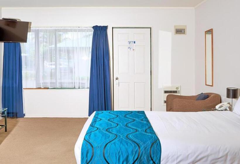 デラックススタジオ, Barringtons Motor Lodge