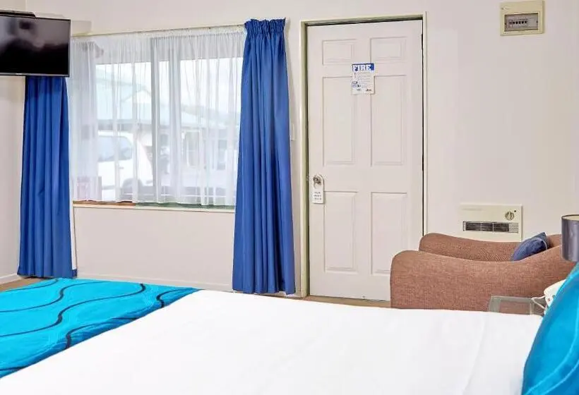 デラックススタジオ, Barringtons Motor Lodge
