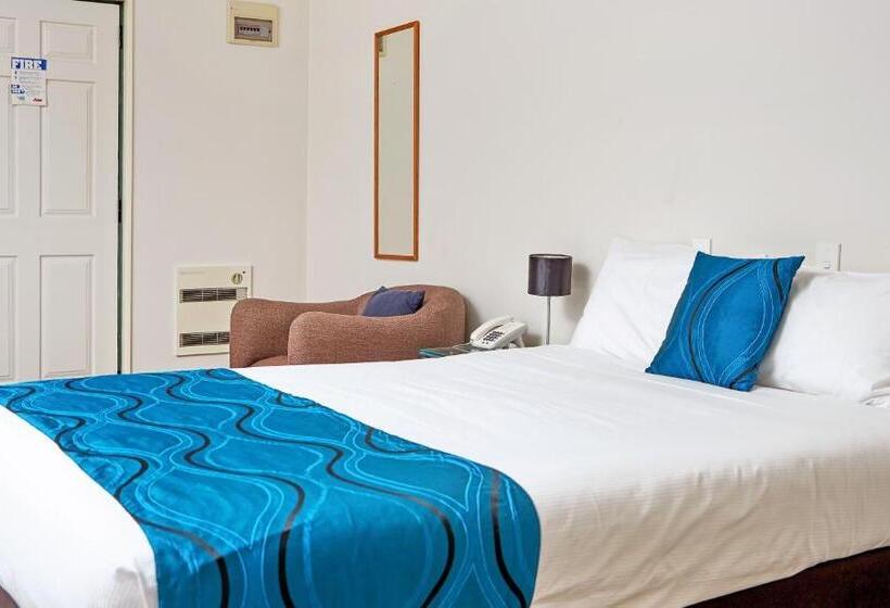 デラックススタジオ, Barringtons Motor Lodge