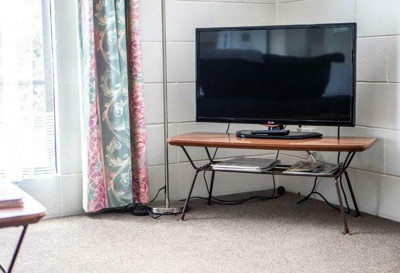 2침실 패밀리 아파트, Clyde Central