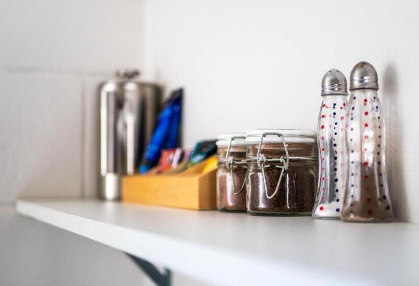 1 베드룸 패밀리 아파트, Clyde Central