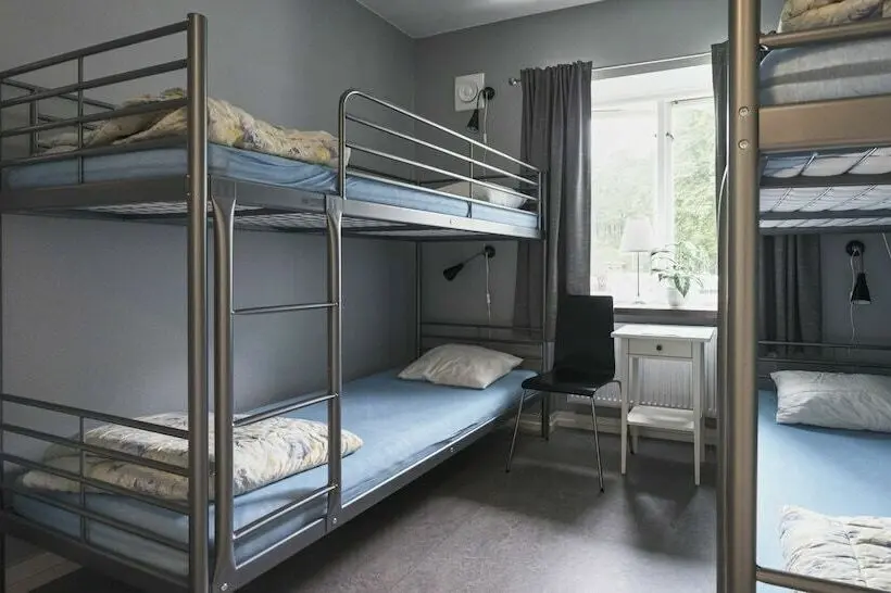 Standard Neljän Hengen Huone Jaettu Kylpyhuone, Partille Vandrarhem
