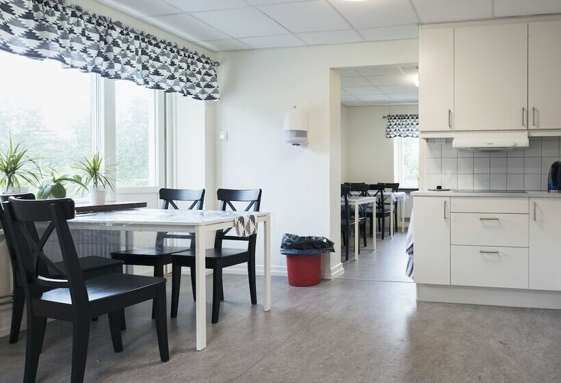 스탠다드 4인용 룸 공용 욕실, Partille Vandrarhem