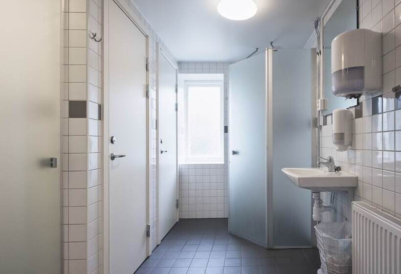 패밀리 룸 공용 욕실, Partille Vandrarhem