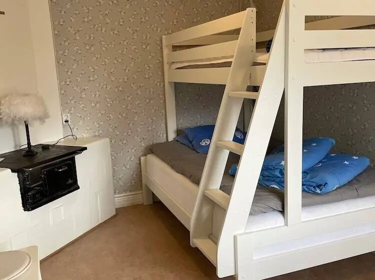 Standard Kolmen Hengen Huone, Stf Hostel Mariestad