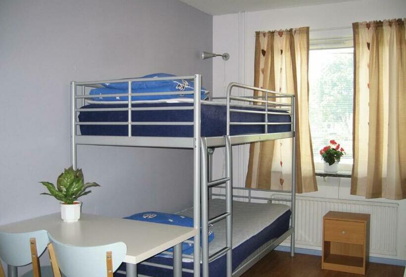 חדר סטנדרט לארבעה, Vandrarhem Köping