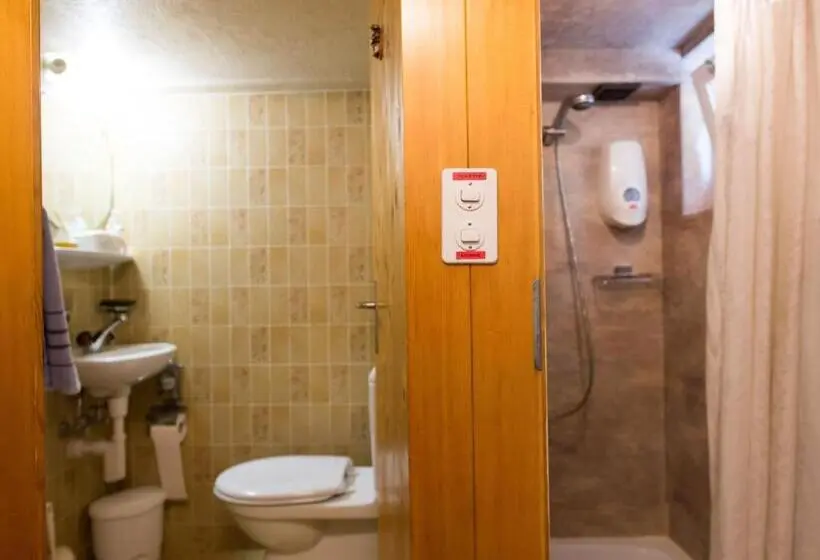 バスルーム共有のトリプルスタンダード, Gasthaus Pension Zum Turm