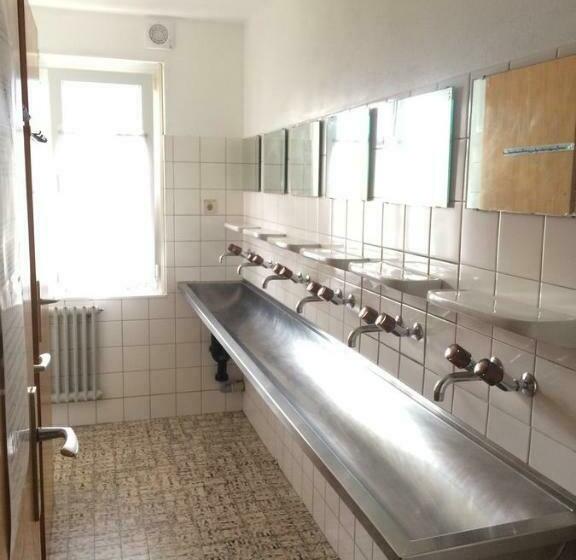 스탠다드 4인용 룸 공용 욕실, Gruppenhaus Rosy   Hostel