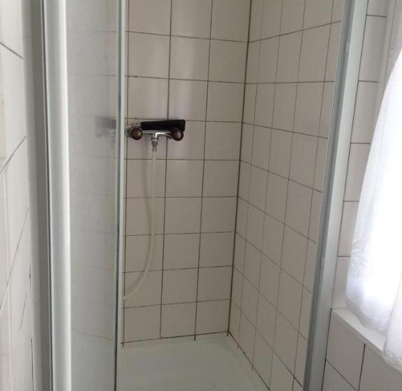 패밀리 룸 공용 욕실, Gruppenhaus Rosy   Hostel