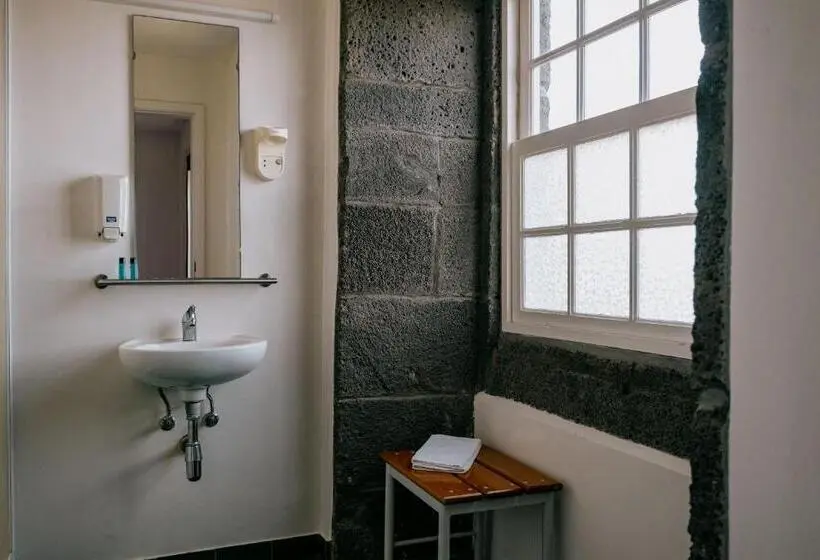Standard Kolmen Hengen Huone, Azores Youth Hostels Pico