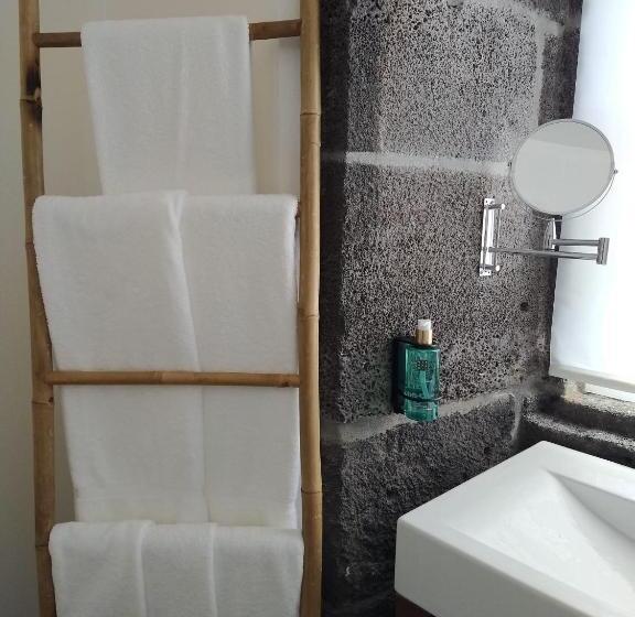 스탠다드 룸 공동 욕실, Azores Youth Hostels   Pico