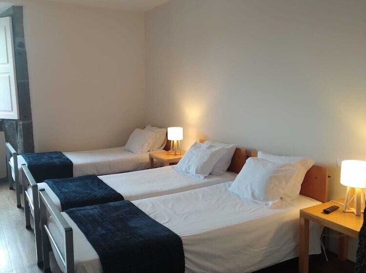 غرفة قياسية ثلاثية, Azores Youth Hostels   Pico