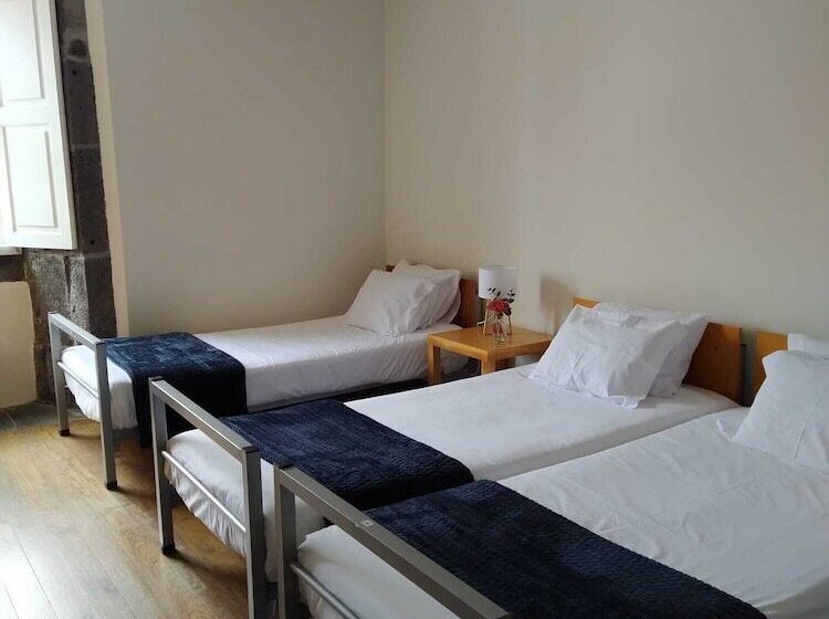 غرفة قياسية ثلاثية, Azores Youth Hostels   Pico