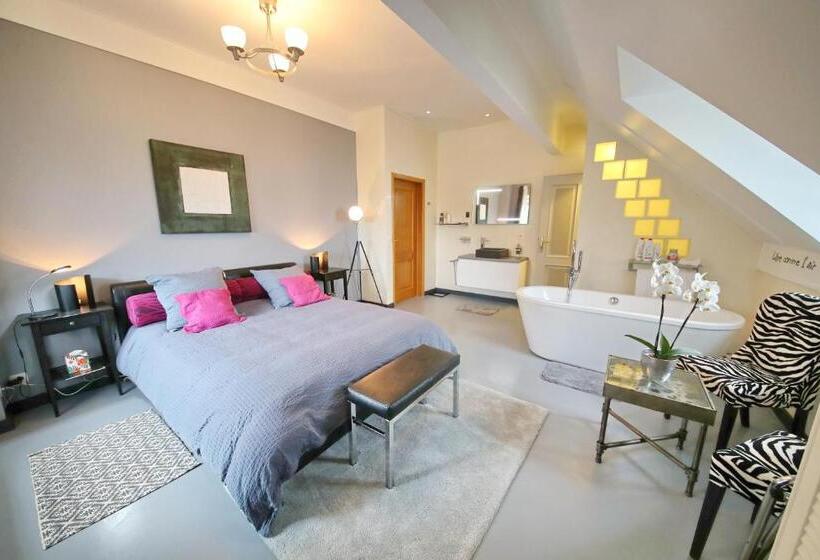 Superior room with lake view, Corseaux Beach