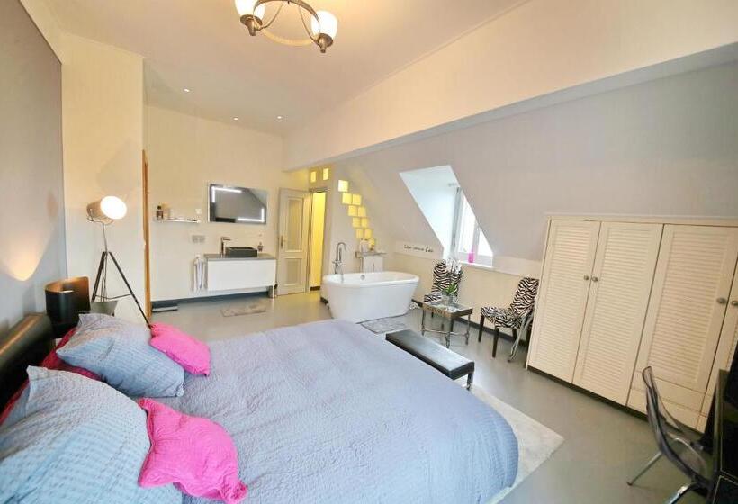 Superior room with lake view, Corseaux Beach