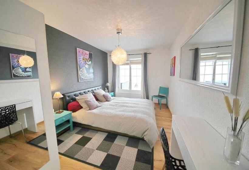 1 Bedroom Apartment Lake View, Corseaux Beach