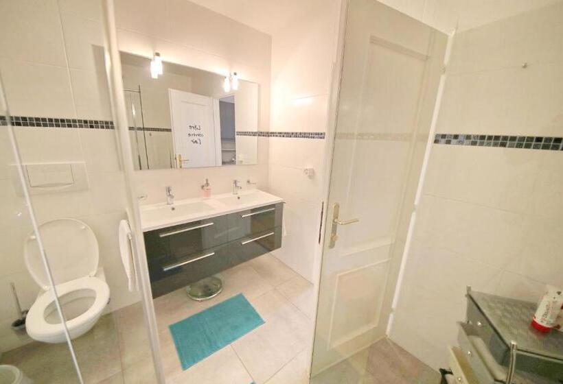 1 Bedroom Apartment Lake View, Corseaux Beach