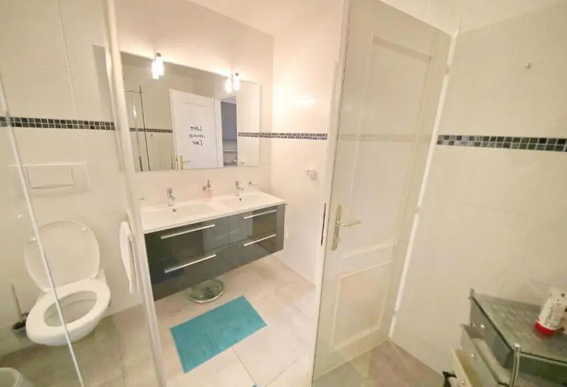 1 Bedroom Apartment Lake View, Corseaux Beach