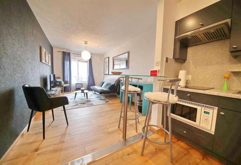 1 Bedroom Apartment Lake View, Corseaux Beach