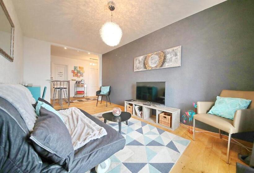 1 Bedroom Apartment Lake View, Corseaux Beach