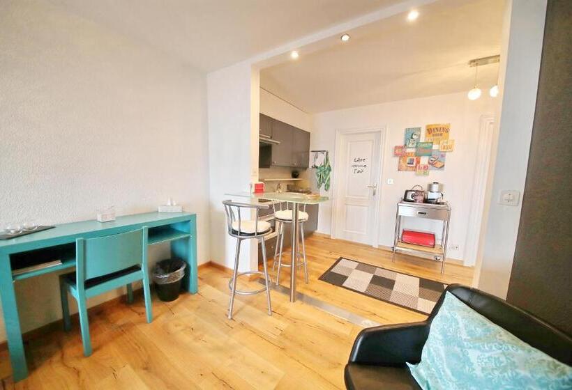 1 Bedroom Apartment Lake View, Corseaux Beach