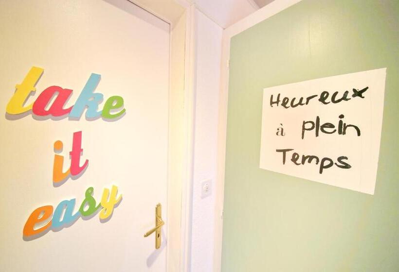 Standard studio with lake view, Corseaux Beach