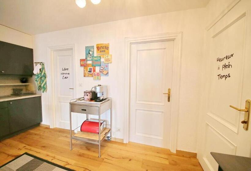 1 Bedroom Apartment Lake View, Corseaux Beach