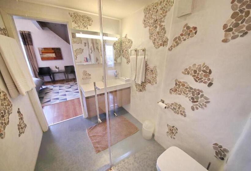 Superior room with lake view, Corseaux Beach