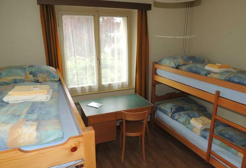 חדר סטנדרטי לארבעה עם חדר אמבטיה משותף, B&b Haus Schönstatt   Self Check In