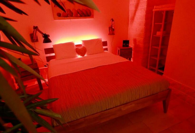 חדר סטנדרט, Une Nuit Ailleurs