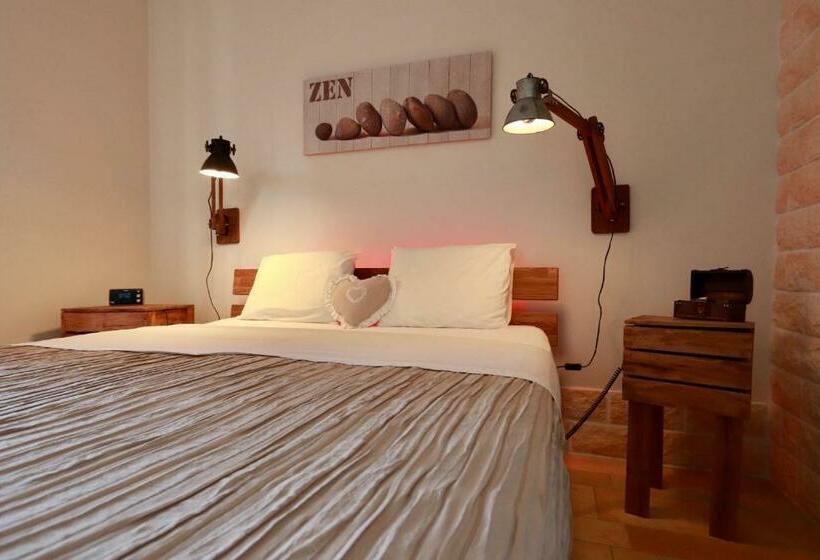 חדר סטנדרט, Une Nuit Ailleurs