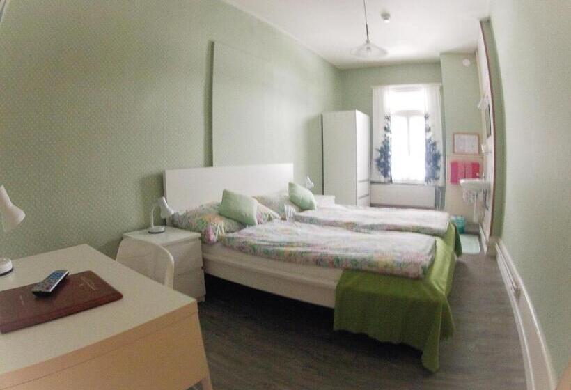 带共用浴室的标准房间, Basicrooms