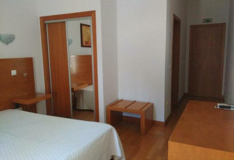 スタンダードルーム, Dom