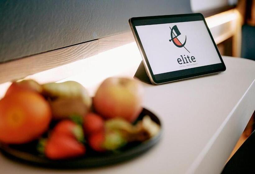 غرفة عائلية, Elite
