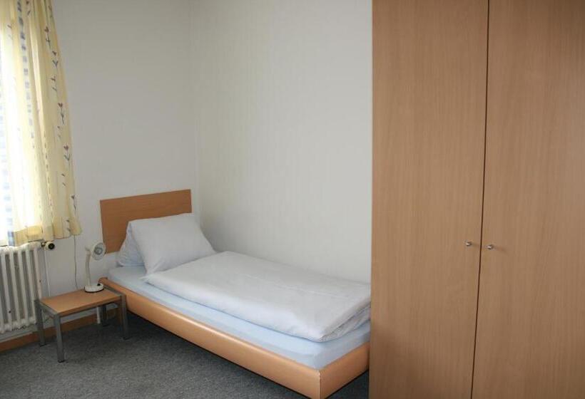 חדר סטנדרד יחיד חדר אמבטיה משותף, Glärnisch Hof