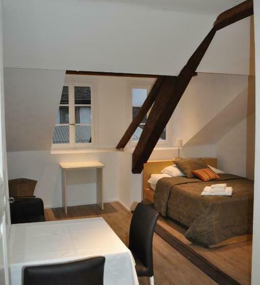 标准工作室, Hôtel Du Raisin