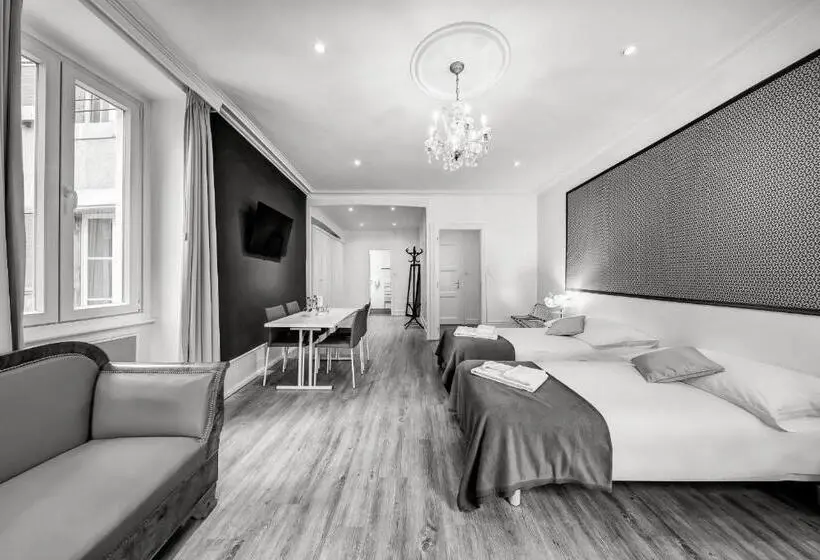 Standard Neljän Hengen Huone, Hôtel Du Raisin