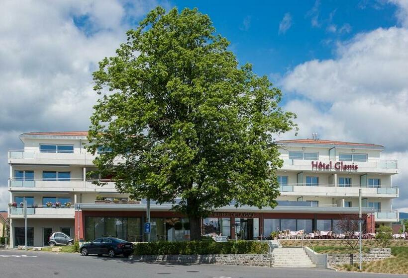 סוויטת ג'וניור עם מרפסת, Glanis