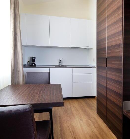 סוויטת ג'וניור עם מרפסת, Glanis