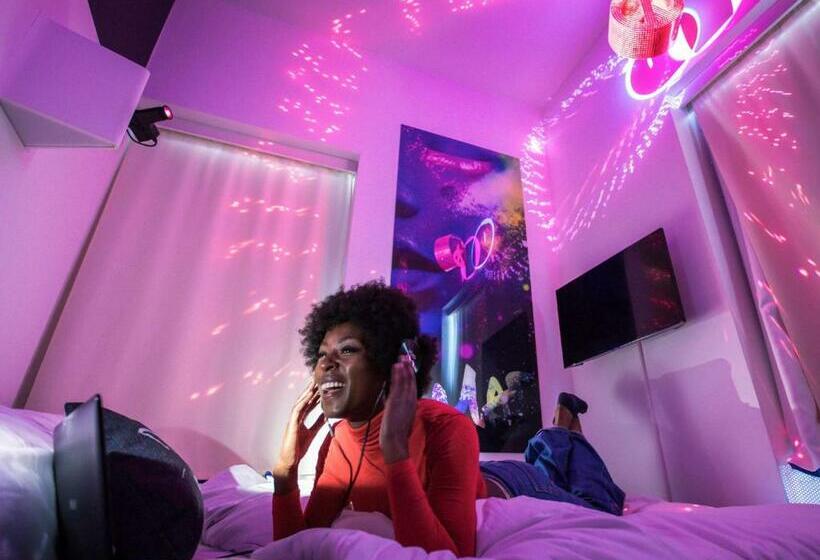 スタンダードルーム, Ibis Styles Lausanne Center Mad House