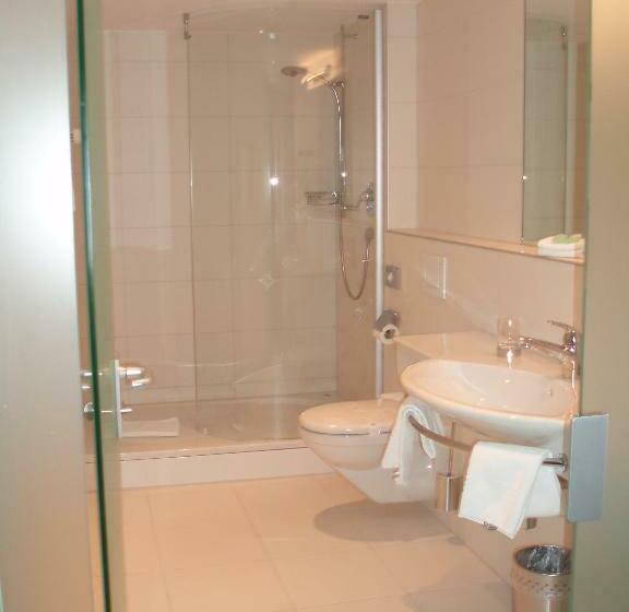 חדר סטנדרט נוף להרים, Jean Jacques Rousseau