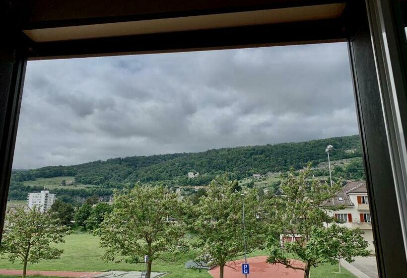 חדר סטנדרט נוף להרים, Jean Jacques Rousseau