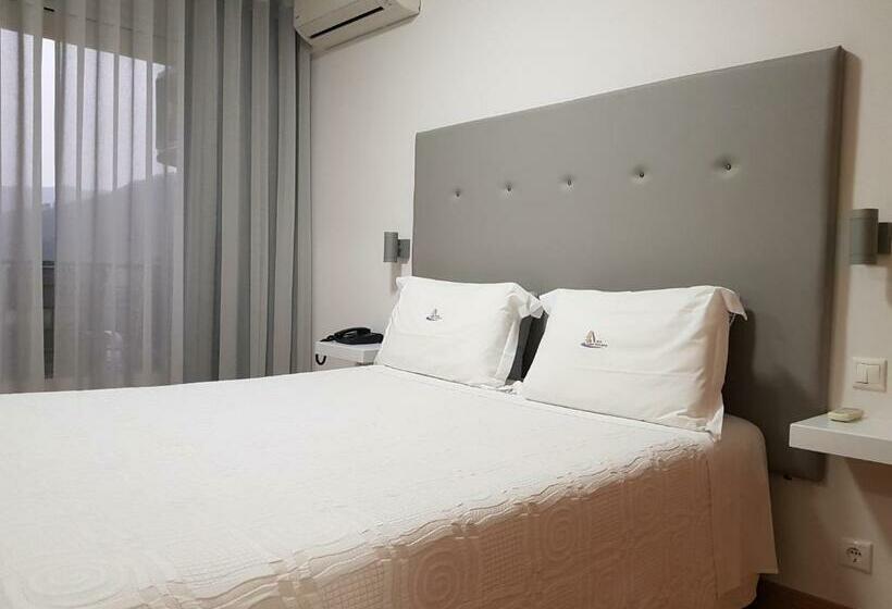 标准间, Lagoa Azul Do Geres